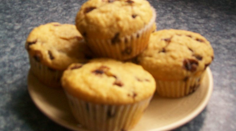 sultanas, raisins, walnuts, apricots Muffin