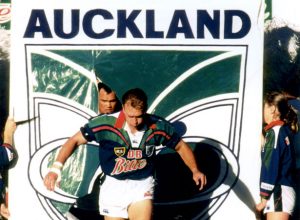 Auckland Warriors’ captain Dean Bell leads the team out for their debut game (www.photosport.co.nz)