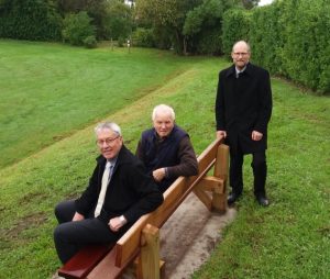 Oamaru Beautification Trust donate two new park seats