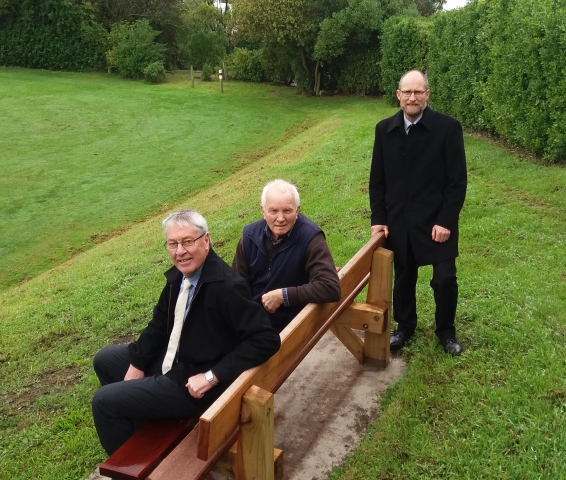 Oamaru Beautification Trust donate two new park seats