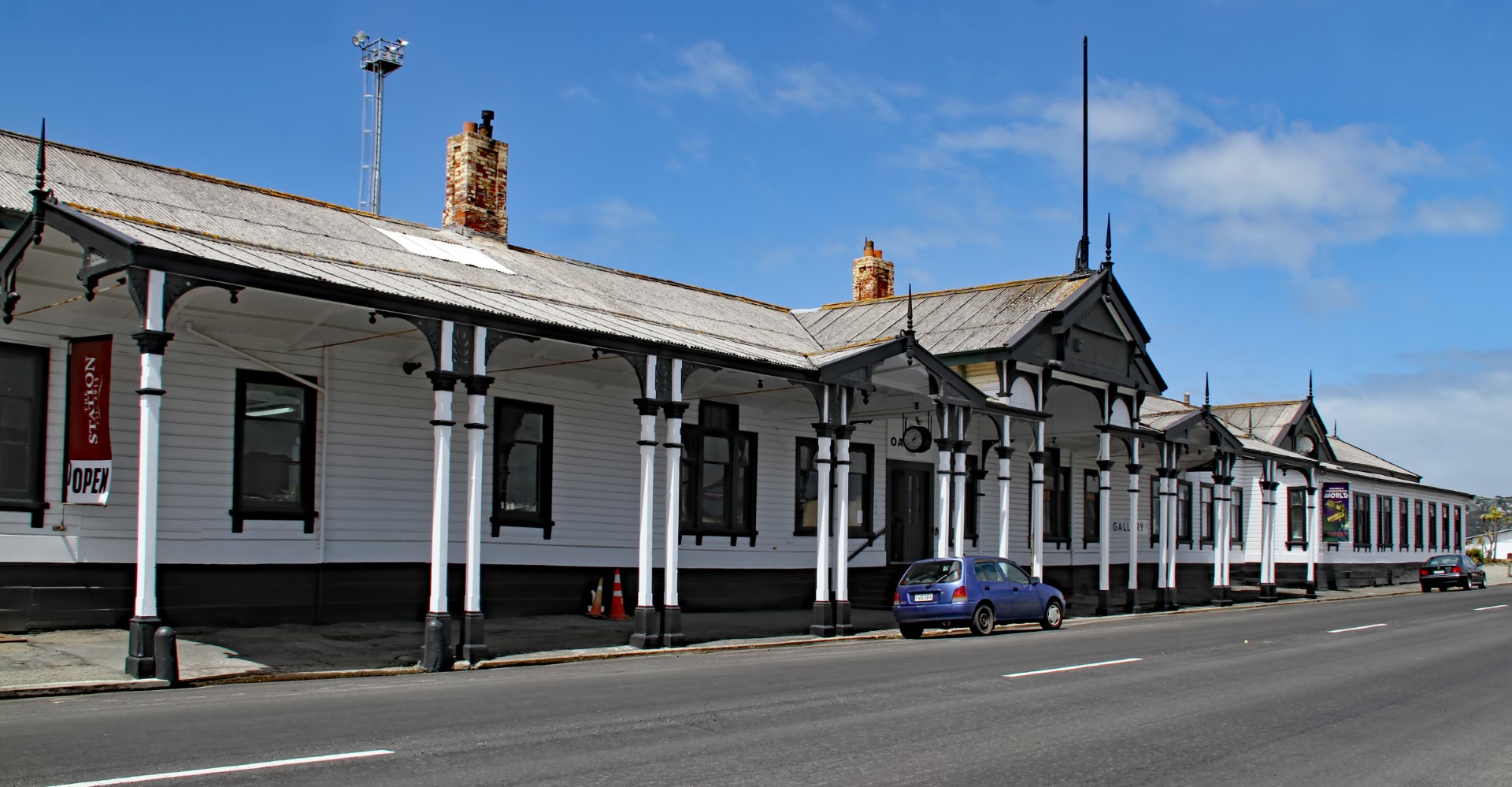 Oamaru_Station_1_(31063339780) to The Oamaru Net